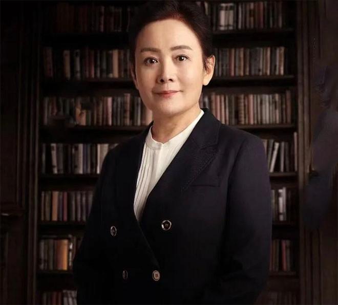 发现岁月从不败美人60岁反而更美开元棋牌看了娜仁花的老年打扮才(图8)