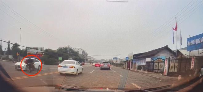 某、余某某被判处实刑！开元棋牌app乐山张某(图4)