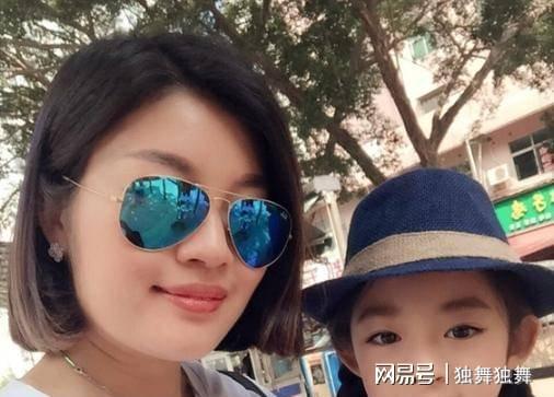 亲却栽了公众眼睛比摄像头还亮开元棋牌试玩耳环不是钻石父(图1)